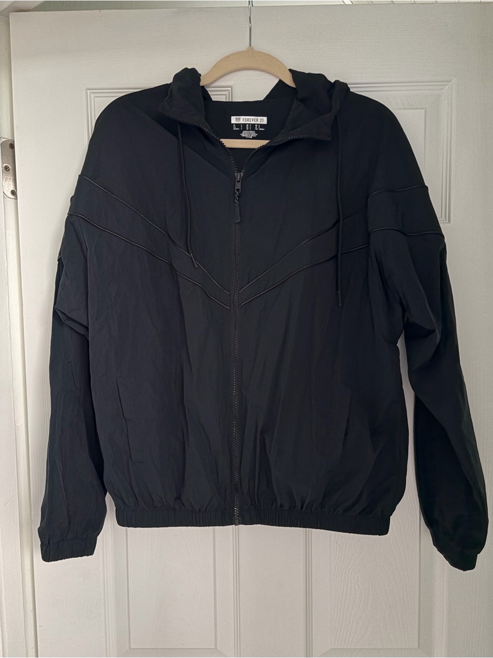 Forever 21 Women’s Black Windbreaker/Rain Jacket Size S